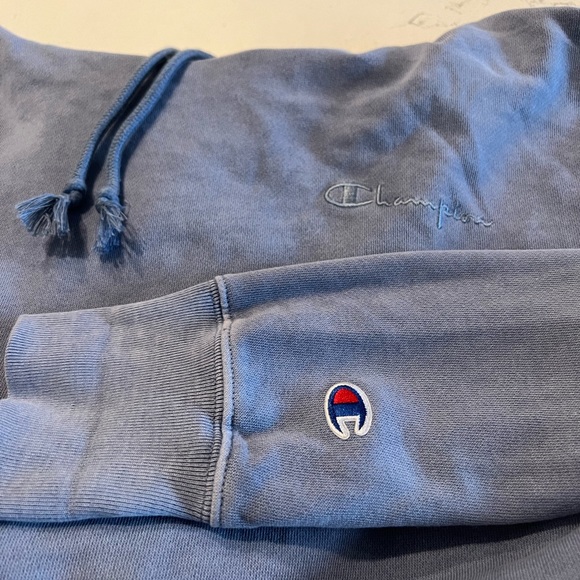 Champion Sweatshirt - Picture 4 of 4